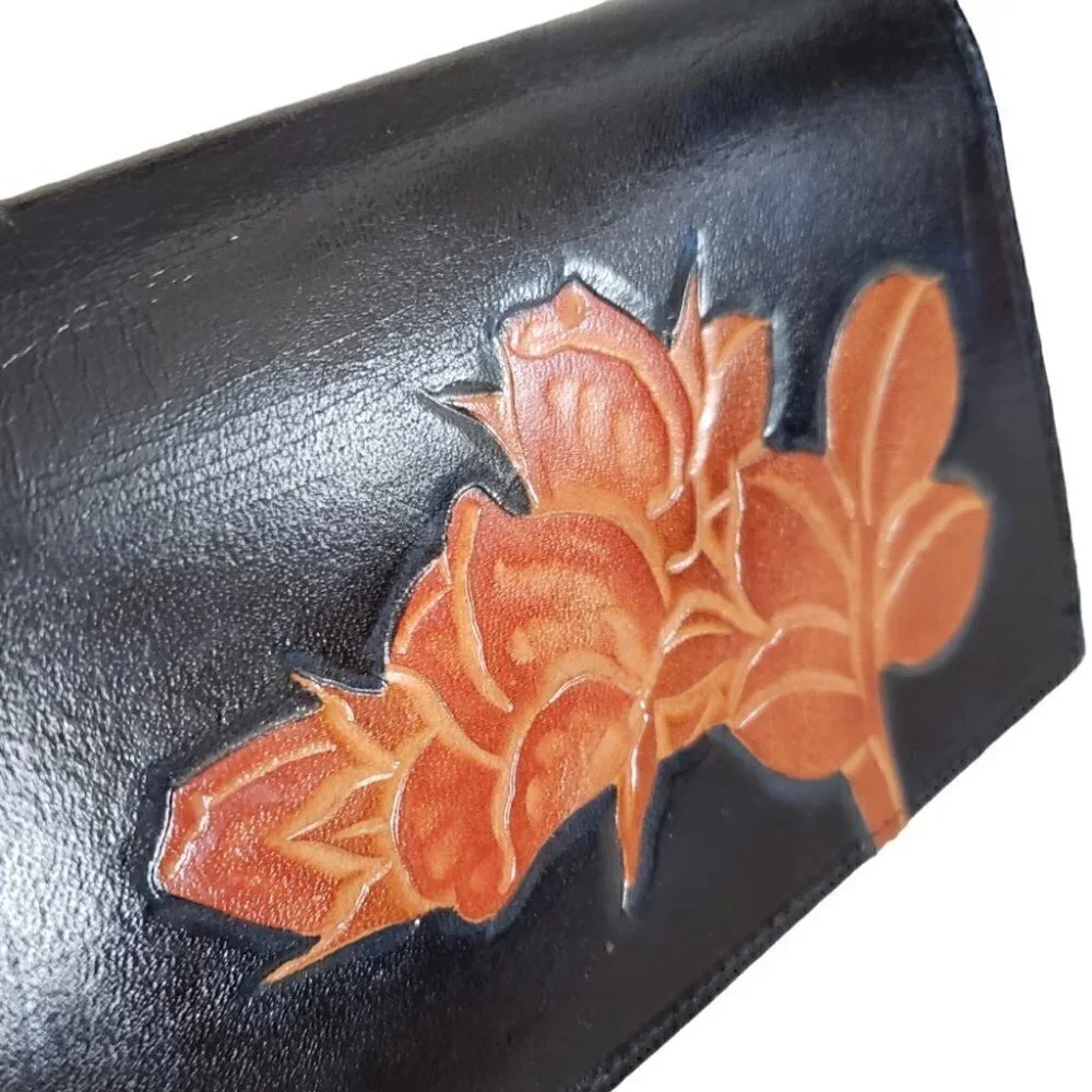 Handmade Japanese carved leather wallet navy blue with brown flowers - Picture 2 of 13
